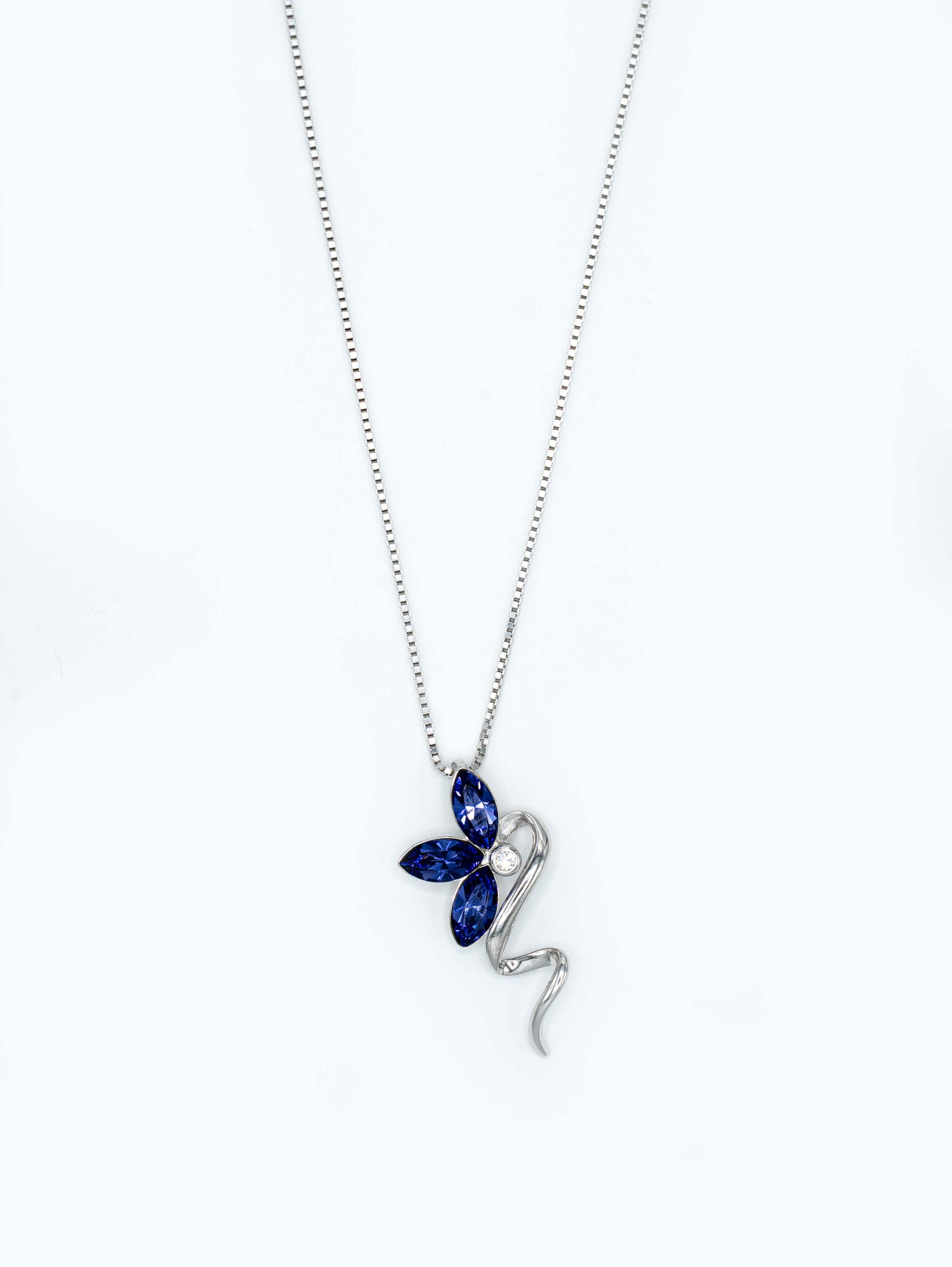 گردنبند نقره گل سه پر کریستالی آبی